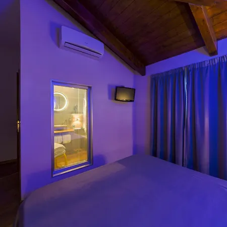 Hotel Vogue 2*