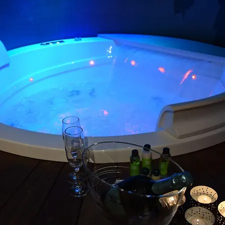 Vogue Hotel