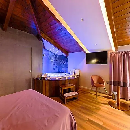 Hotel Vogue 2*